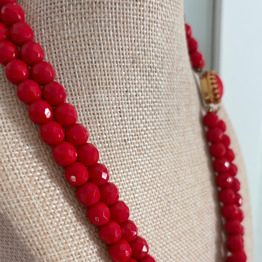 Vintage                               Elegant Red Glass Beaded Necklace - Picture 5 of 7